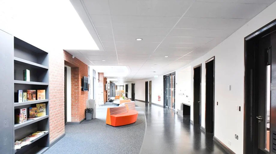 Tấm trần tiêu âm Ecophon Gedina A cho công trình hiện đại Tấm trần tiêu âm Ecophon Gedina A cho công trình hiện đại